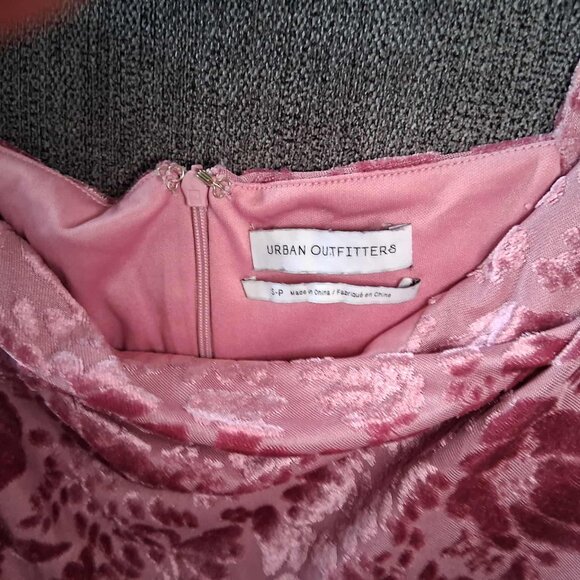Urban Outfitters Pink Crushed Velvet Burnout Floral Mini Party Dress Size SP - Picture 5 of 5